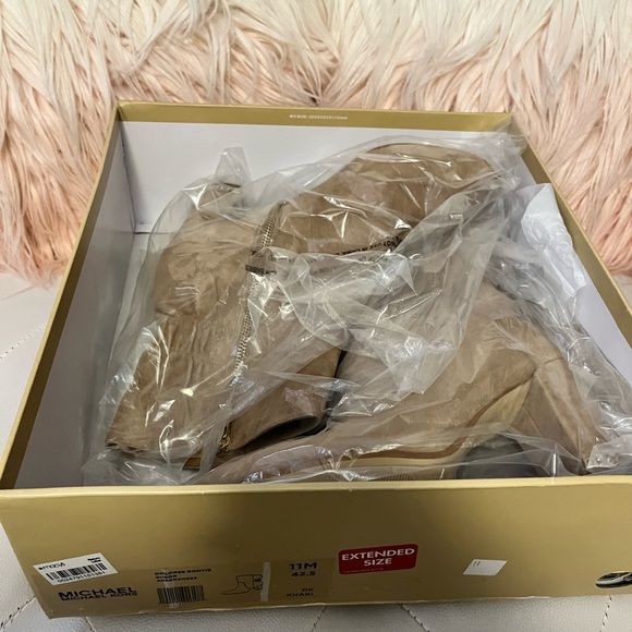Michael Kors Dolores Suede Dark Khaki Ankle Boots Size 11M - Picture 3 of 14
